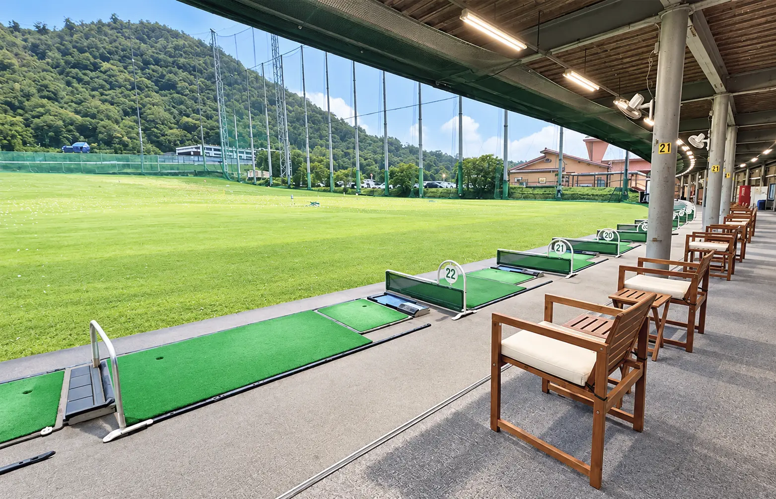 三田スポーツクラブ ゴルフ練習場の1階・2階打席